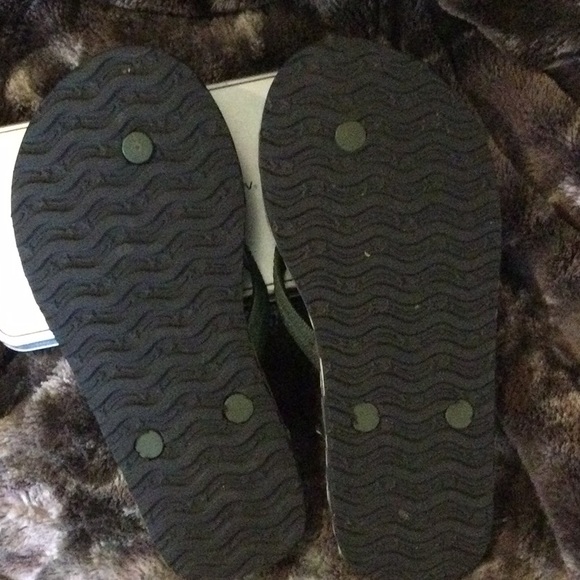 Camo Flip Flops - Picture 3 of 5